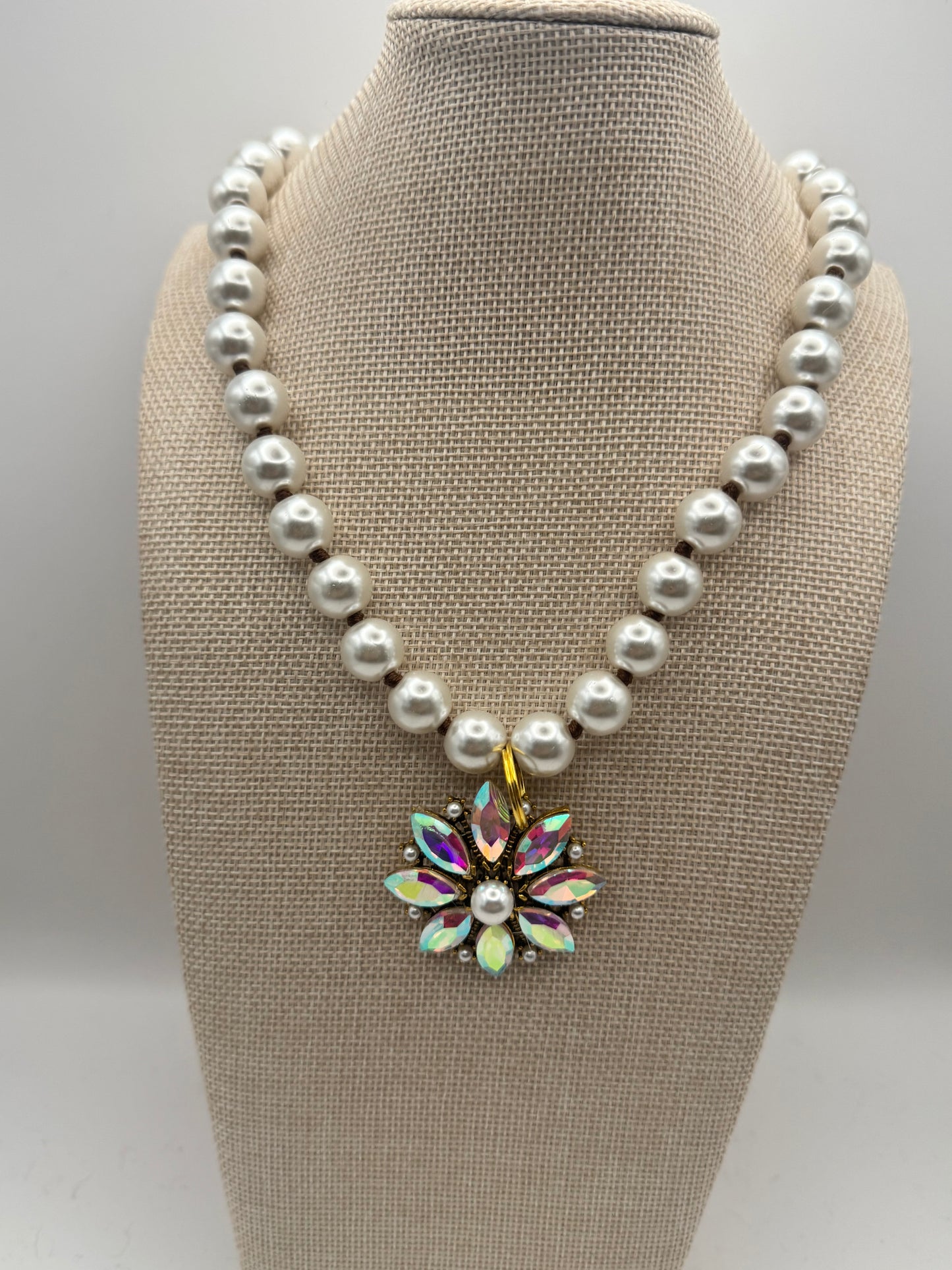 AB Stone Flower Pearl Necklace