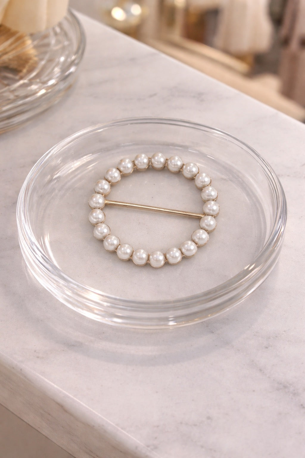 Pearl Gold Circle T-Shirt Tie