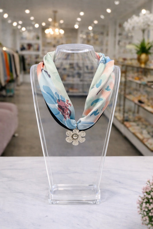 Pastel Twilly with Flower Pendant Necklace