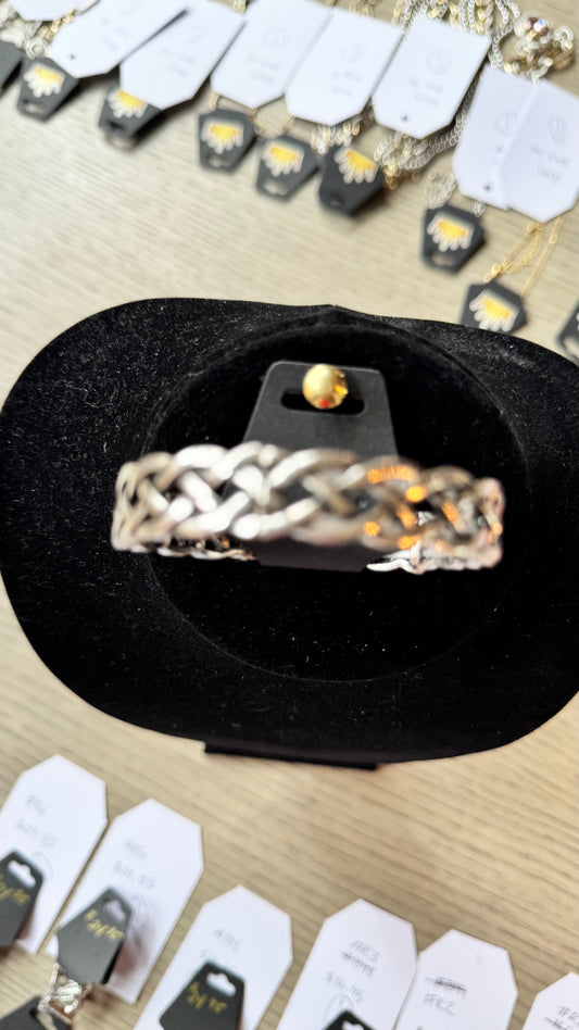 B21 Silver Linked Bracelet